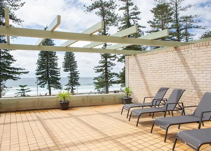 Beachfront Manly Apartment With Balcony & Parking
