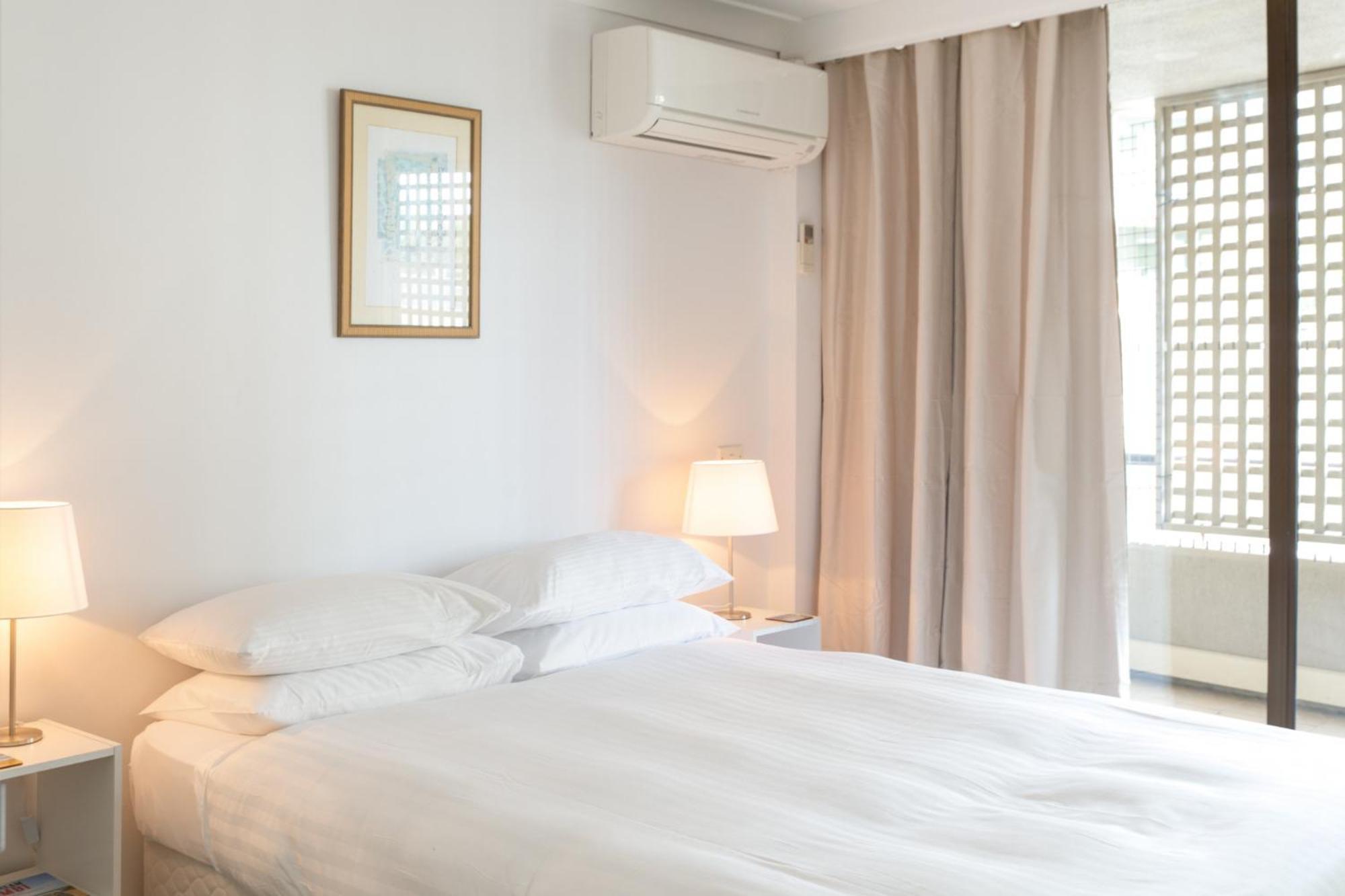 Beachfront Manly With Balcony & Parking Sydney
