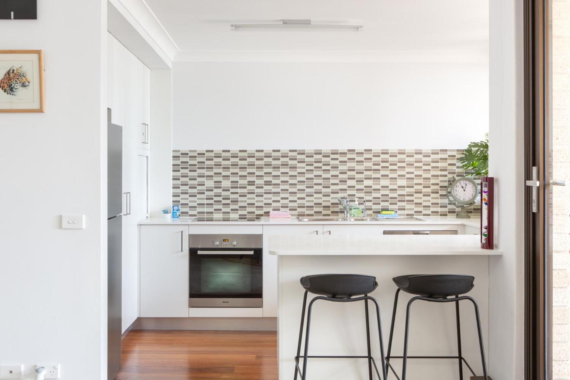 Beachfront Manly With Balcony & Parking